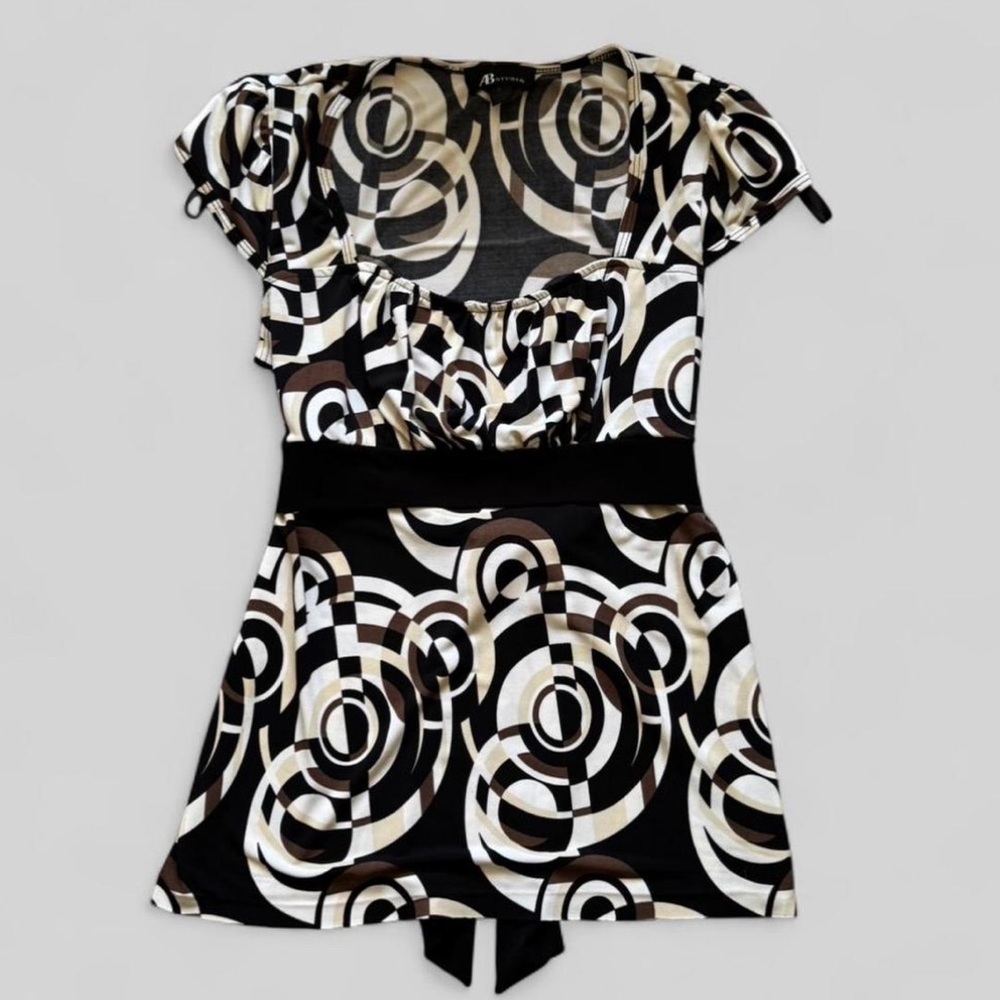 VTG y2k Abstract Print Milk Maid Neck Line Top tie at back
